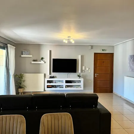 Apartment Theasis *